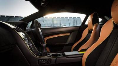 Aston Martin объявил о старте продаж в России кроссовера DBX