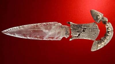 В Испании археологи нашли хрустальный кинжал