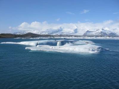 Ученые сообщают о рекордных темпах таяния льда и мира
