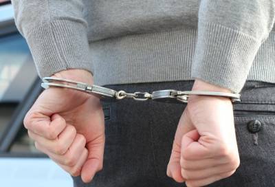 В Петербурге арестовали бывшего майора, обвиняемого в посредничестве при передаче взятки
