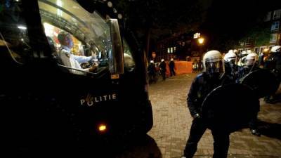 В Нидерландах вновь вспыхнули уличные беспорядки