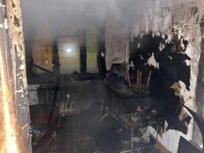 В Аниве из горящей квартиры спасли двух человек