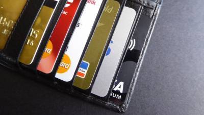 Специалист перечислил основные ошибки держателей банковских карт