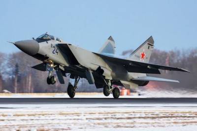 Истребители МиГ-31БМ взяли под защиту Севморпуть