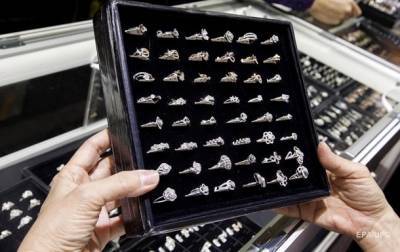 В мире растет спрос на бриллианты - korrespondent.net - США - Торговля