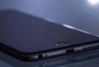 Смартфоны iPhone 12 могут быть опасны для людей с кардиостимуляторами