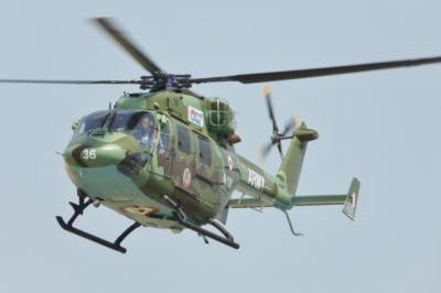 В Индии при жесткой посадке военного вертолета погиб пилот
