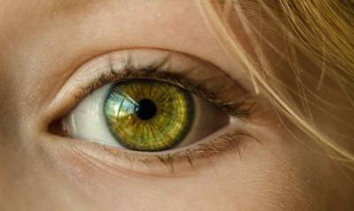 Офтальмолог предупредила, что COVID-19 может "разбудить" болезни глаз