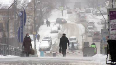 Зима испытывает на прочность жителей Дальнего Востока, Сибири и южных регионов