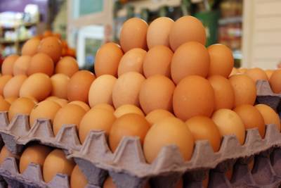 Мясо и яйца за бешеные деньги: почему растут цены на продукты