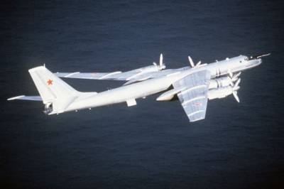 В районе Аляски ВВС США заметили два российских Ту-142