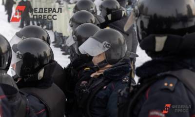 Пострадавшая от полицейского на митинге женщина из Петербурга обратится в СК