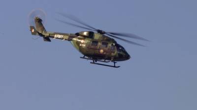 Индийский военный вертолёт HAL Dhruv совершил аварийную посадку