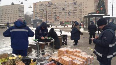 В четырех районах Петербурга ликвидировали 25 нелегальных торговых точек - piter.tv - Санкт-Петербург