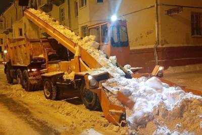 В Йошкар-Оле усилена работа по уборке снега с улиц