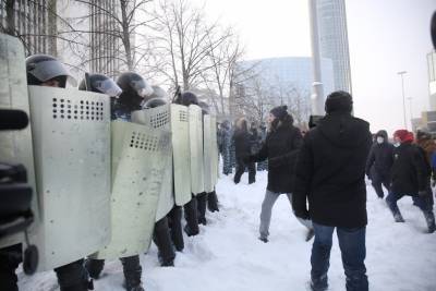 В Екатеринбурге на сотрудника СМИ составили протокол за участие в акции Навального