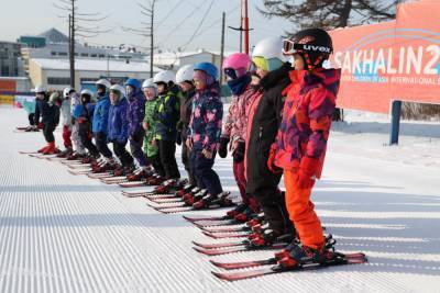 В Южно-Сахалинске открыли новый сезон проекта "Лыжи в школу"
