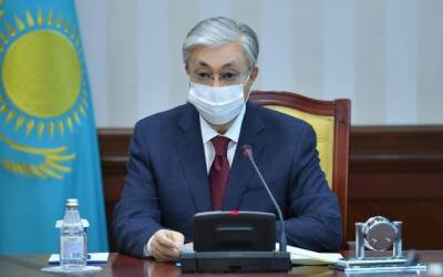 Токаев объявил о намерении привиться казахстанской вакциной