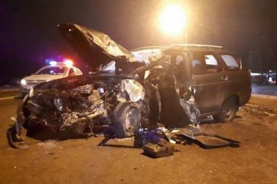 Водитель «Приоры» погиб в лобовом ДТП с грузовиком в Чувашии