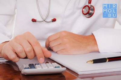 15 916 дагестанских врачей получили выплаты за лечение больных коронавирусом