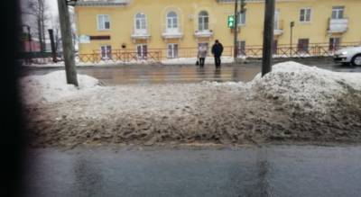 Снег растаял сам, а в Ярославле отчитались о его уборке