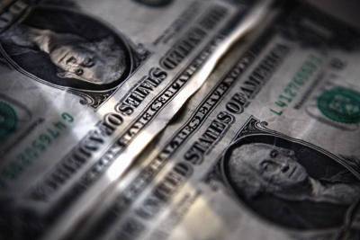 Доллар подрос на опасениях, связанных со стимулами