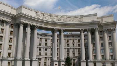 МИД Украины призвал решать по отдельности вопросы по Донбассу и Крыму