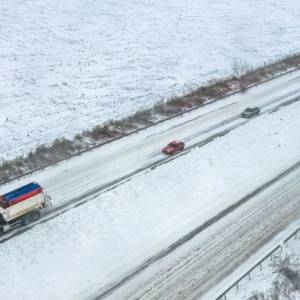 Из-за снегопада на трассе Киев-Чоп ограничили движение грузовиков