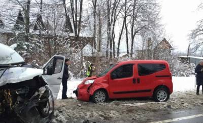 Водитель на Lexus устроил трагическое ДТП на Львовщине, врачи не успели всех спасти: появились кадры аварии