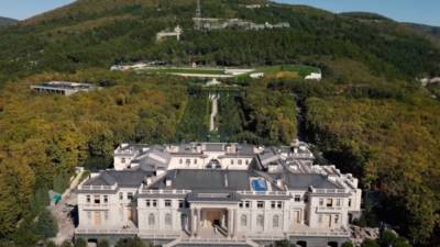 Кремль рассказал о владельце дворца из видео Навального