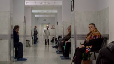 Минздрав РФ предупредил об опасности коронавируса для хронических больных