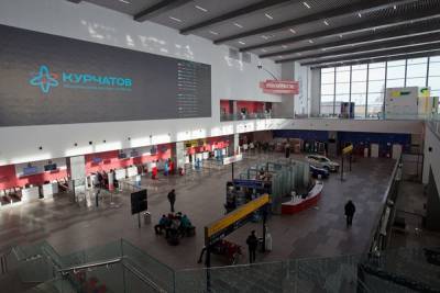 Глава Росатома открыл в аэропорту Челябинска фотозоны, пункт зарядки гаджетов и кинозал
