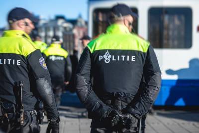 Протесты в Нидерландах, столкновения с полицией и погромы