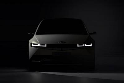 Hyundai опубликовал новый тизер электромобиля Ioniq 5, в котором анонсировал дату премьеры [видео]