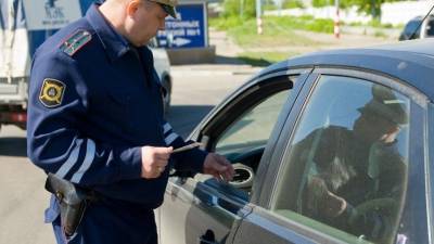 В МВД РФ опровергли возможность для водителей не возить с собой права