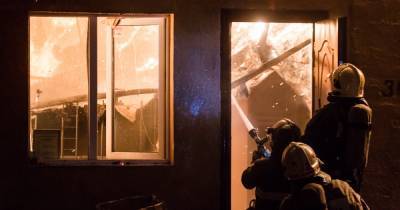 Мальчик разбил окно и кричал "Помогите!": очевидец — о пожаре на ул. Горького в Калининграде