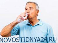 Чтобы снизить риск урологических проблем, нужно пить достаточно воды