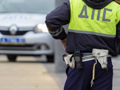 Пьяный водитель воткнул отвертку в глаз полицейскому во время освидетельствования в Воронежской области