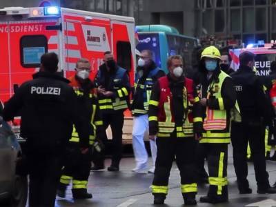 В Германии мужчина с ножом напал на прохожих, есть раненые