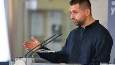 Арахамия пригрозил нардепам-"слугам" исключением из фракции за отказ поддержать законопроект о референдуме, - Кравчук