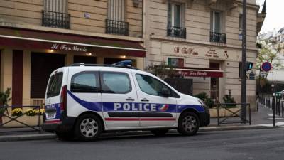 Спецназ во Франции пытается обезвредить человека с ножом