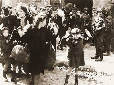 «Холокоста не было!»: учителям Ленобласти рассказали о мифе про евреев