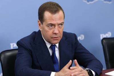 Медведев назвал ушедшего из жизни Приходько удивительным человеком