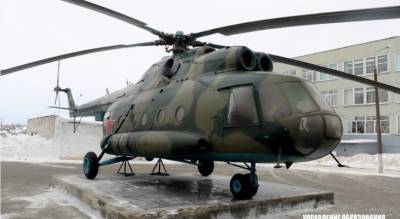 В Чебоксарах установили вертолет Ми-8 для школьников