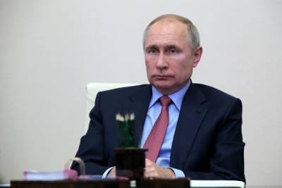 В Совете Федерации предложил поместить портрет Путина на пятитысячную купюру