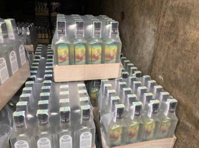 690 литров водки неизвестного происхождения: на границе задержан предполагаемый контрабандист