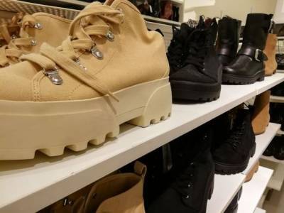 В России заметно сократилось производство обуви