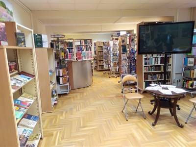 Библиотека национальных литератур Санкт-Петербурга пополнила фонды литературой на коми языке