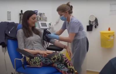Пятая группа украинцев получит вакцину последней, когда они смогут ее купить: "будет платной в..."