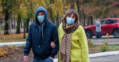 Три сценария коронавируса: врач рассказала, как может закончиться эпидемия COVID-19 для Украины